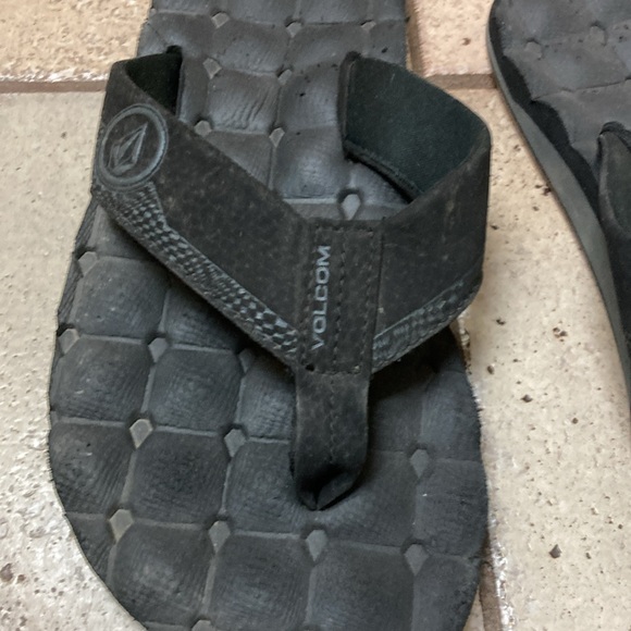 Volcom flip flops, size 6 - Picture 5 of 6